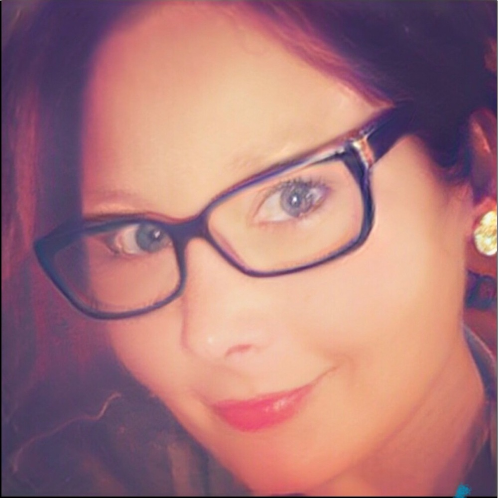 Meet your Posher, Crystal